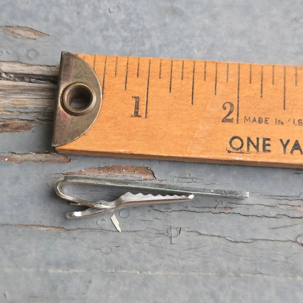 VTG Unbranded Tie Bar Silver Black Dots Mens OS Mid Century Modern‎ Atomic Style